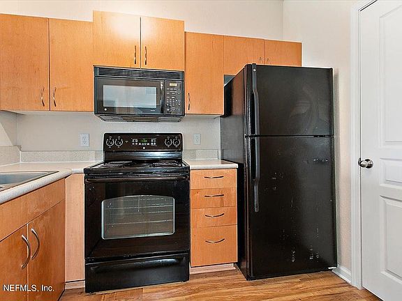 4th image of 8290 W GATE Parkway #170