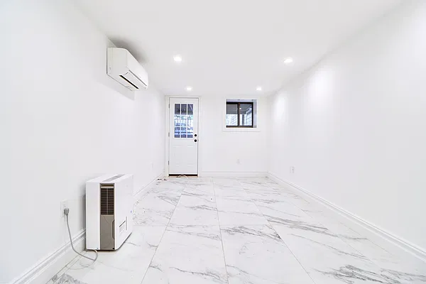 Rented by New York Realty Minimax Inc | media 3