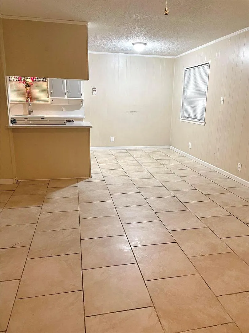 6404 Moonglow Ln — Photo 3