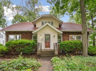 2517 Rainbow Dr, Cedar Falls, IA 50613
