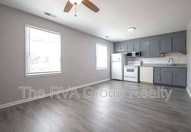 3805 Woodlawn St #12 — Photo 8