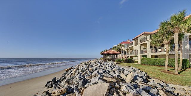 1st image of 940 Beachview Dr APT 3