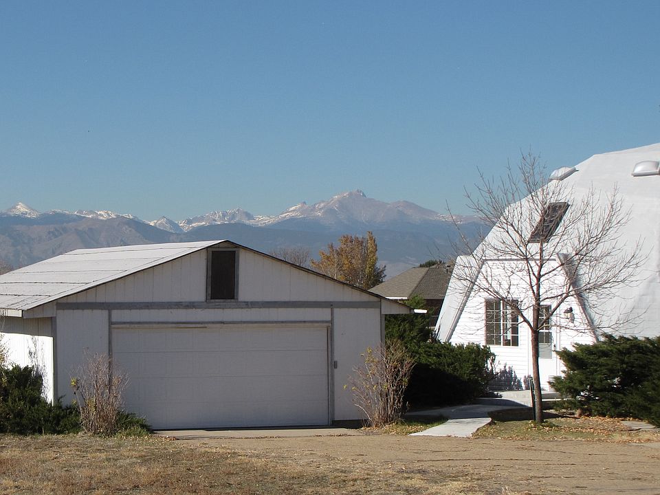 Dome, 1 outbuilding, view