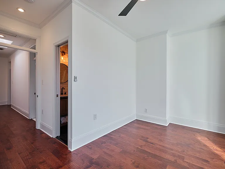 727 13th St NE — Photo 32