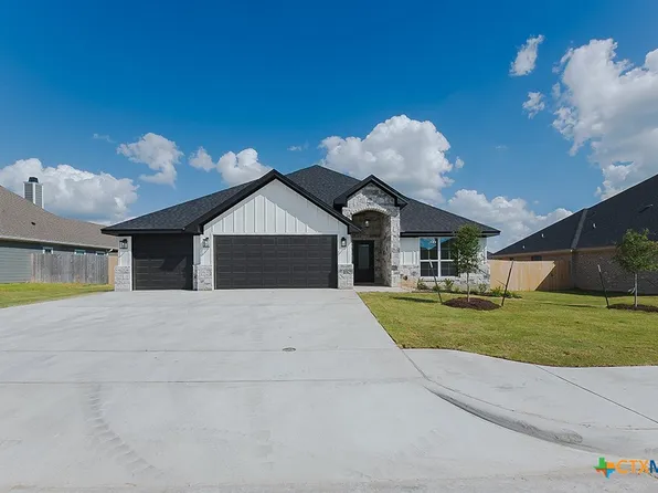 804 Secretariat Dr, Hewitt, TX 76643