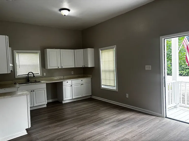 2281 Virginia St — Photo 7