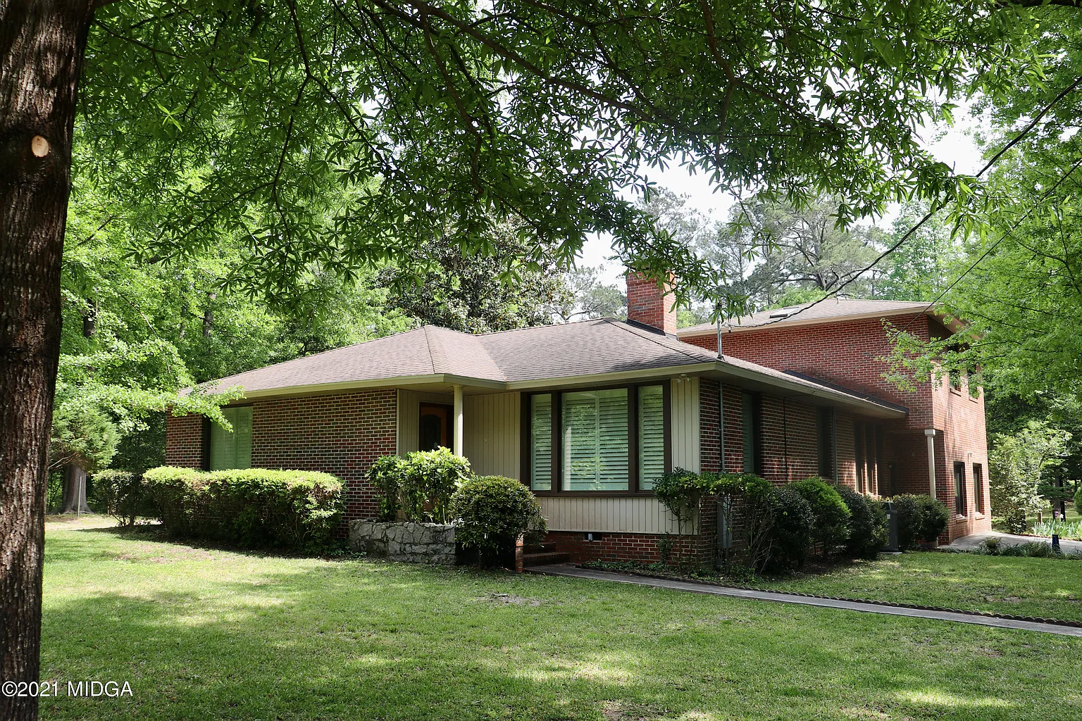 1435 Peyton Pl photo 1