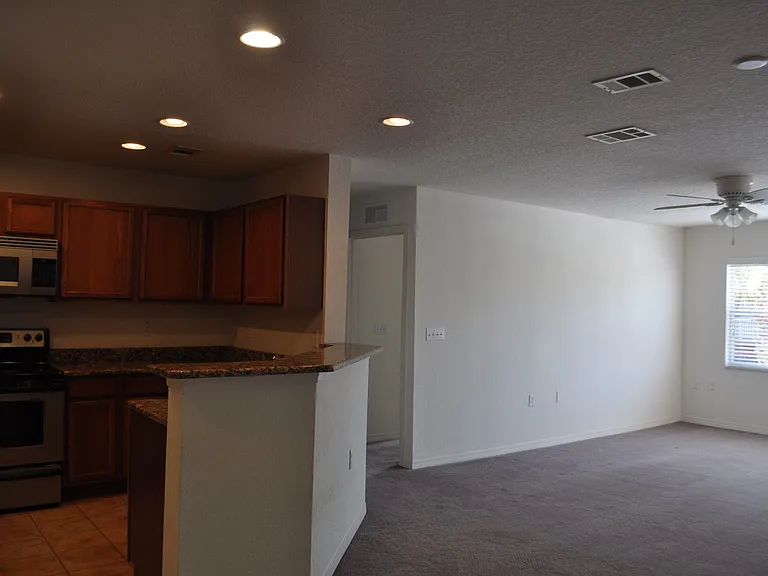 4600 E Moody Blvd #5J — Photo 4