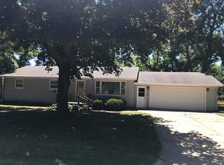 809 8th Ave NW, Waseca, MN 56093