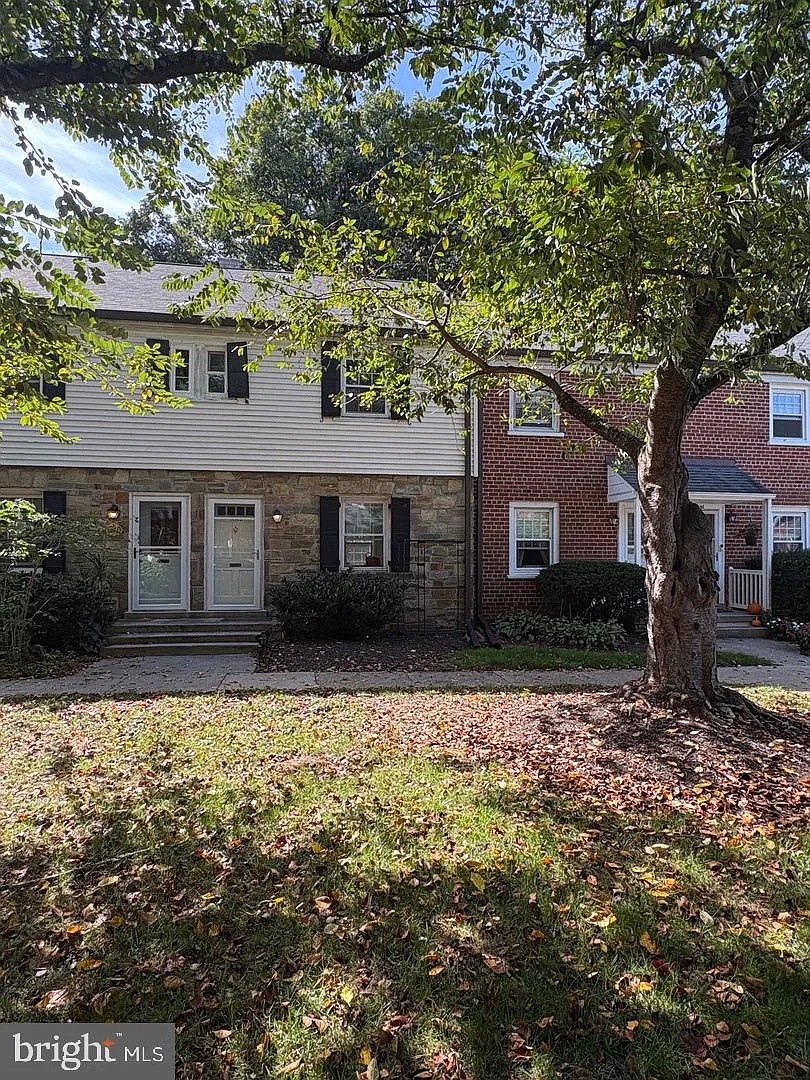 2 bed, 1.0 bath, 750 sqft, $2,100 — Photo 1