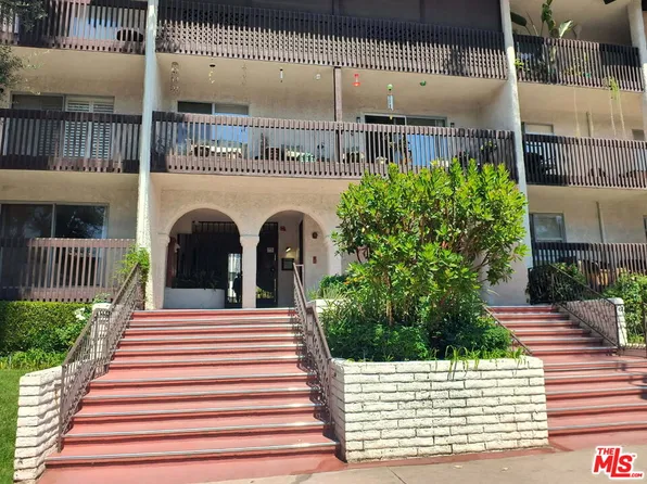 5334 Lindley Ave Unit 303, Encino, CA 91316