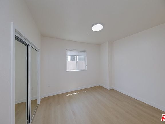 4th image of 235 N Chicago St