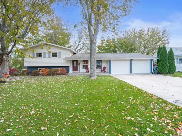 214 N Olive St, Farmland, IN 47340