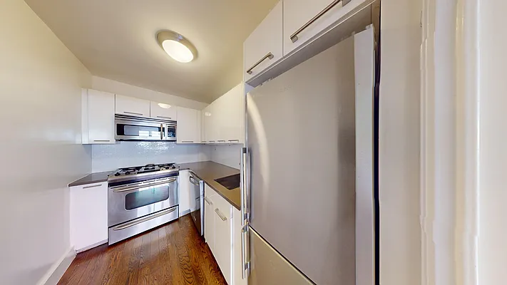 Rented by Bond New York | media 9