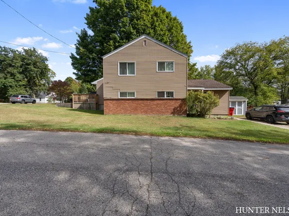 244-248 S John St, Newaygo, MI 49337