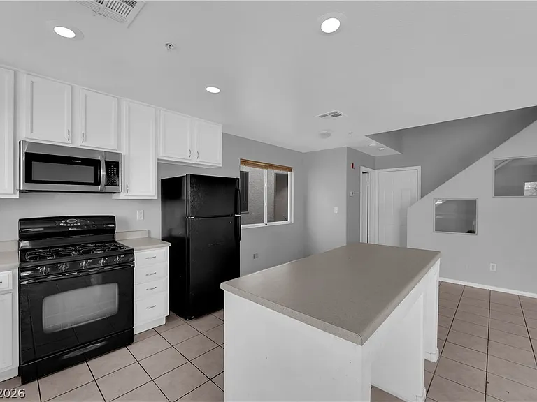 2918 Pelican Breeze Ct — Photo 13