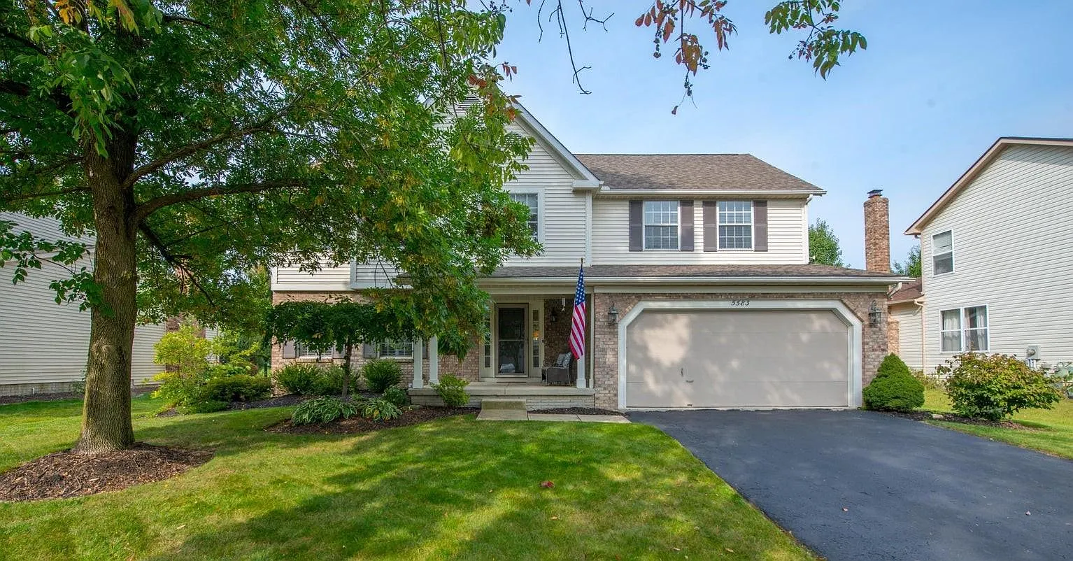 4 bed, 2.5 bath, 2419 sqft, $3,100 — Photo 1