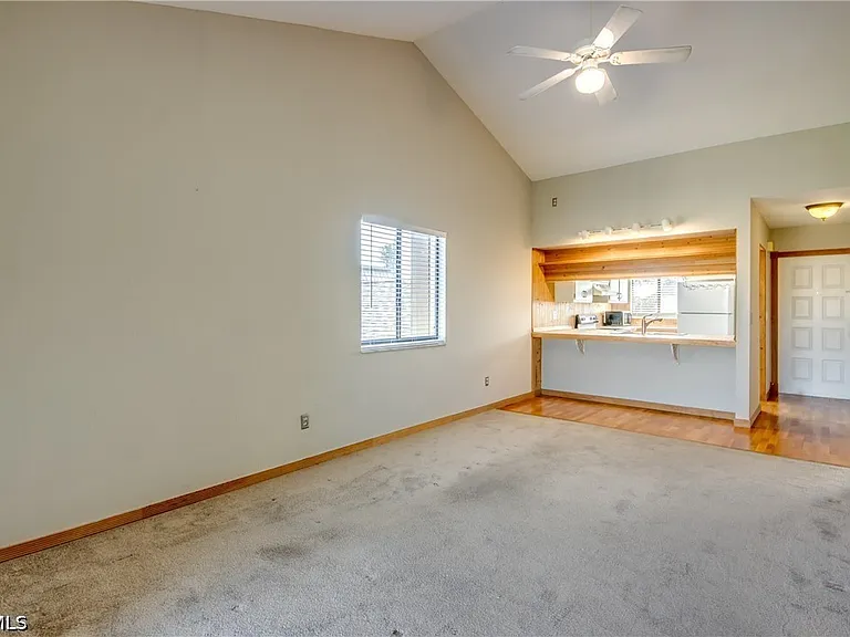 4616 SE 6th Ave #202 — Photo 11