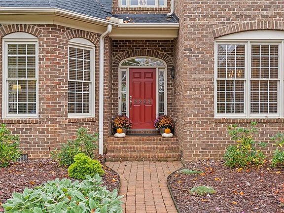 2nd image of 6225 McKibbin Cir
