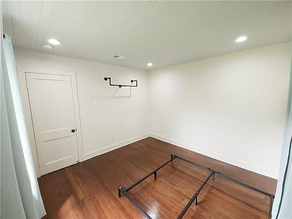 4th image of 512 Diana St #B