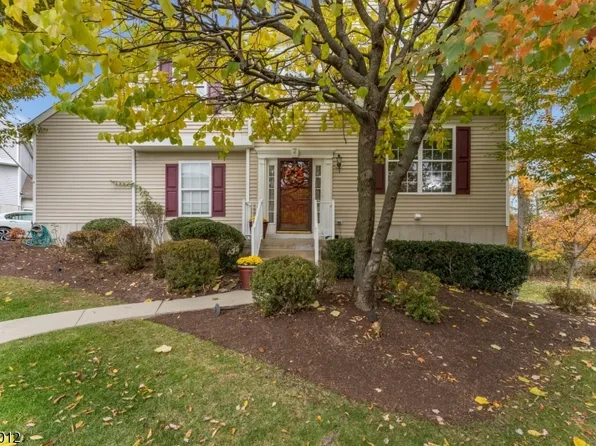 2 Brock Ln, Mount Olive Twp., NJ 07840