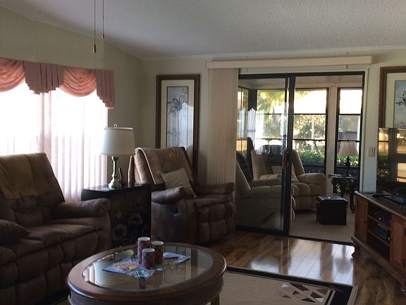 2nd image of 6450 Lichfield Ln