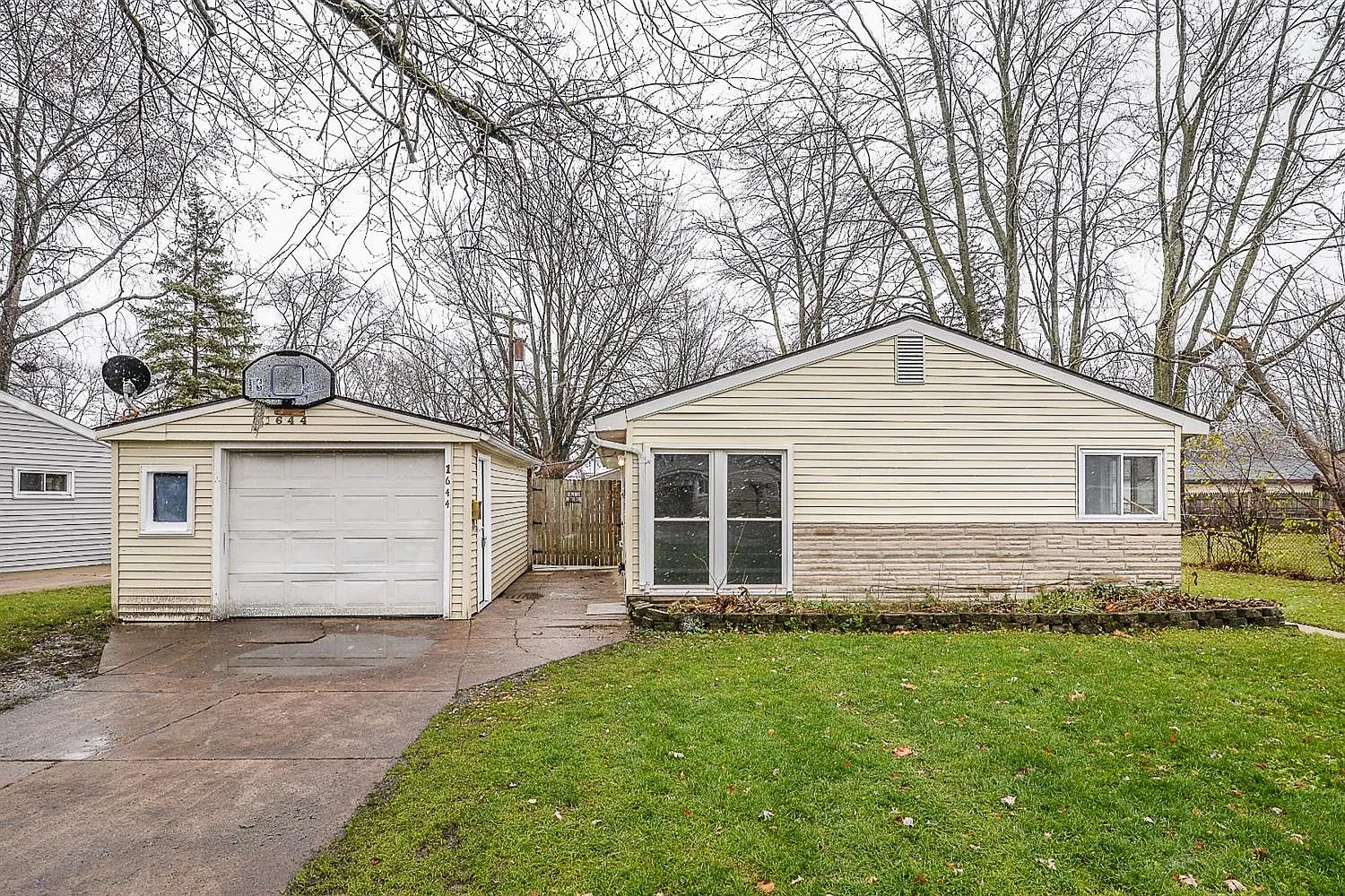1644 Dorothy St photo 1