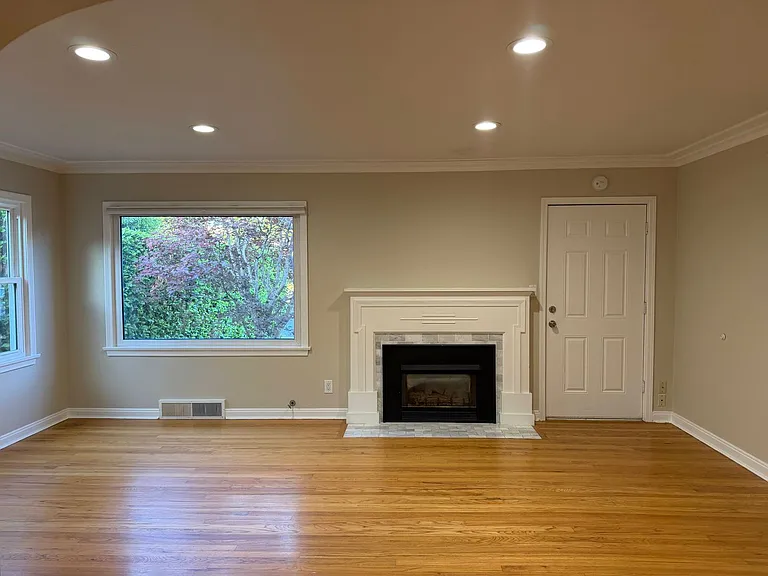 924 N Union Ave — Photo 11