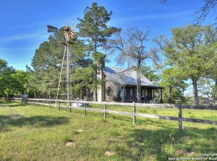 1735 Red Sand Trl, Dale, TX 78616