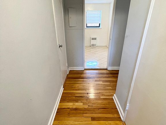 3rd image of 3616 Bell Blvd APT 7A