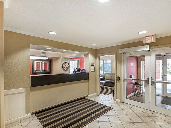 Lobby and Guest Check-in