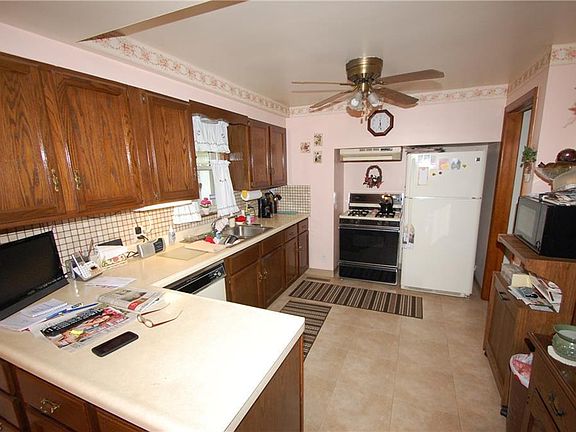 4th image of 3465 S Wendover Cir