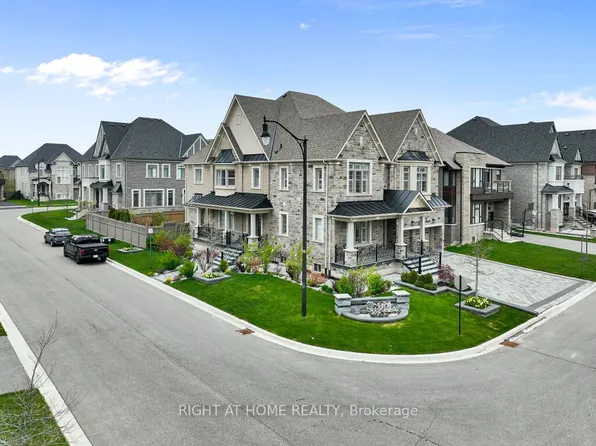 12 Hackwood Hts, Brampton, ON L6X 5R2