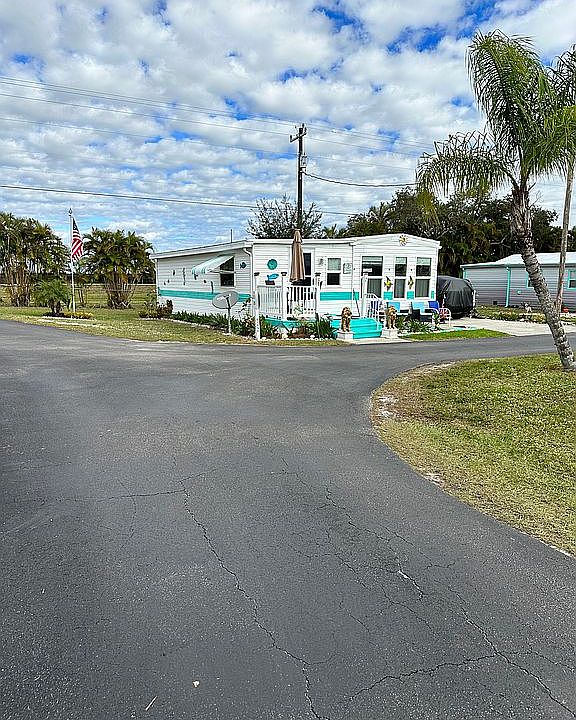 1st image of 2 Diane Dr