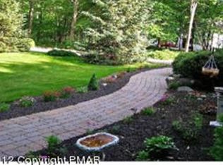 335 Pin Oak Rd, Stroudsburg, PA 18360