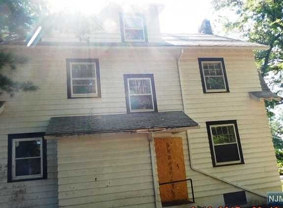 3rd image of 743 Haxtun Ave