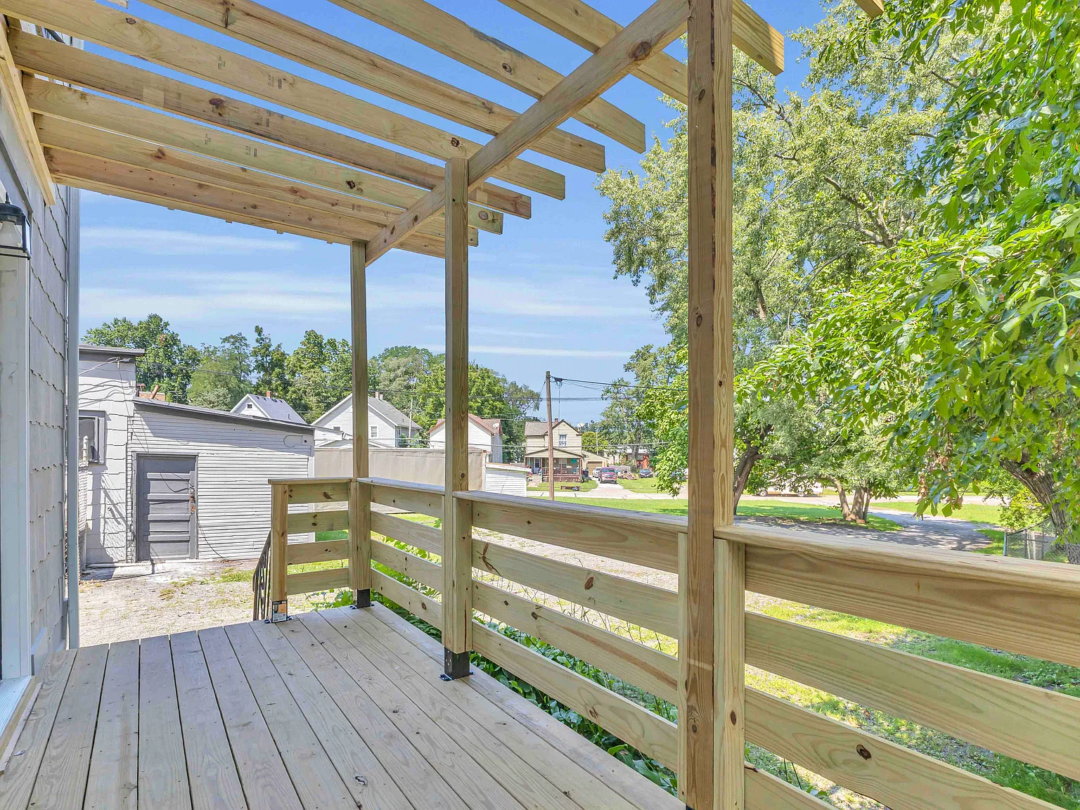 3 bed, 1200 sqft, $1,425 — Photo 3