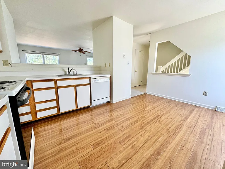 305 Charring Cross Dr — Photo 7