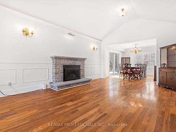4th image of 560 Meadow Wood Rd