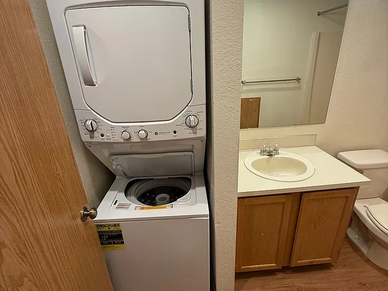 Seattle North Apartments — Photo 13