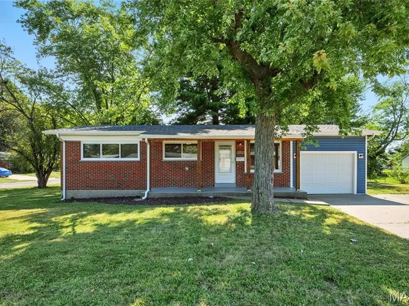 2320 Patterson Rd, Florissant, MO 63031