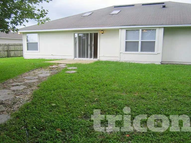 11509 Twin Oaks Trl — Photo 13