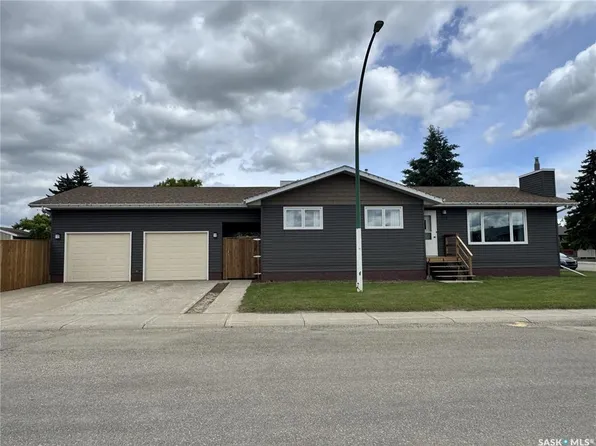 415 3rd AVENUE W, Biggar, SK S0K 0M0