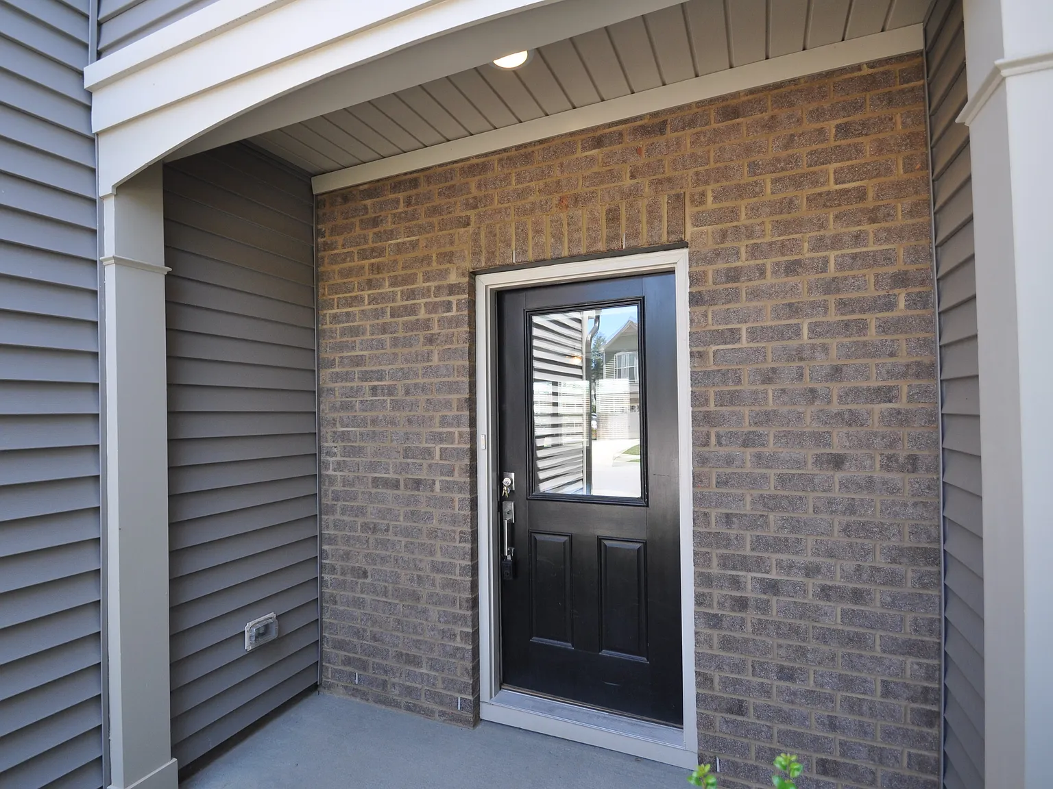 Luxury Townhome Available — Photo 3