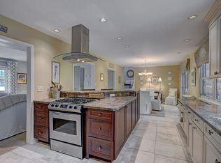 10 Steven Rd, Kendall Park, NJ 08824