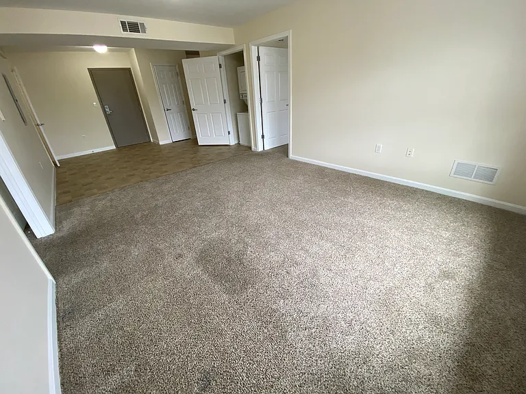 Redstone Apartments — Photo 42