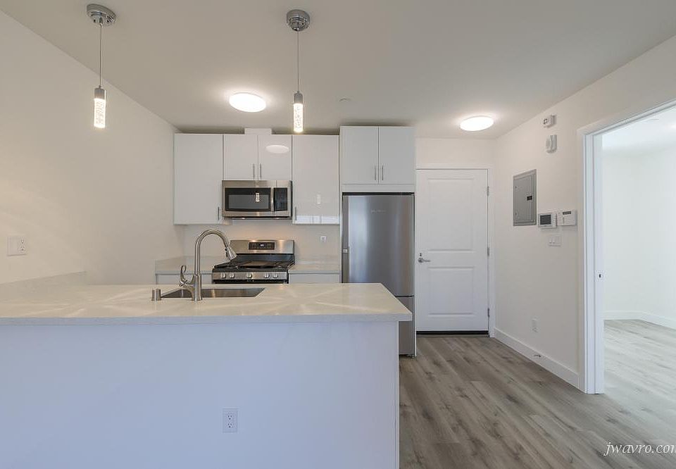 1st image of 3933 Mission St APT 1