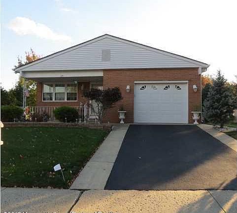 3rd image of 26 Plymouth Dr