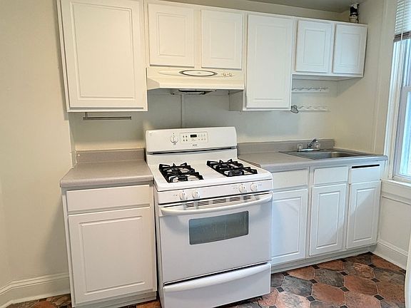 2nd image of 3209 Guilford Ave #2