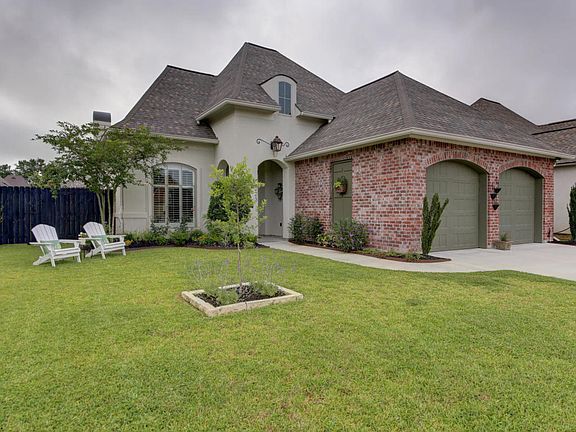 2nd image of 223 Bayou Parc Dr
